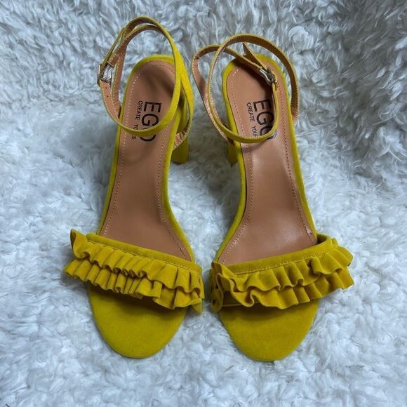 NWOB yellow mustard faux suede ankle strap sandals block heels.SZ 10 - Picture 1 of 7